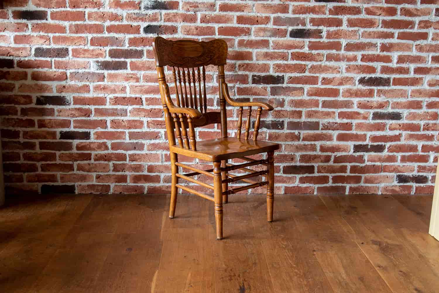 DINING CHAIR