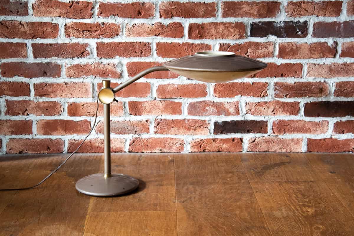 DESK LAMP
