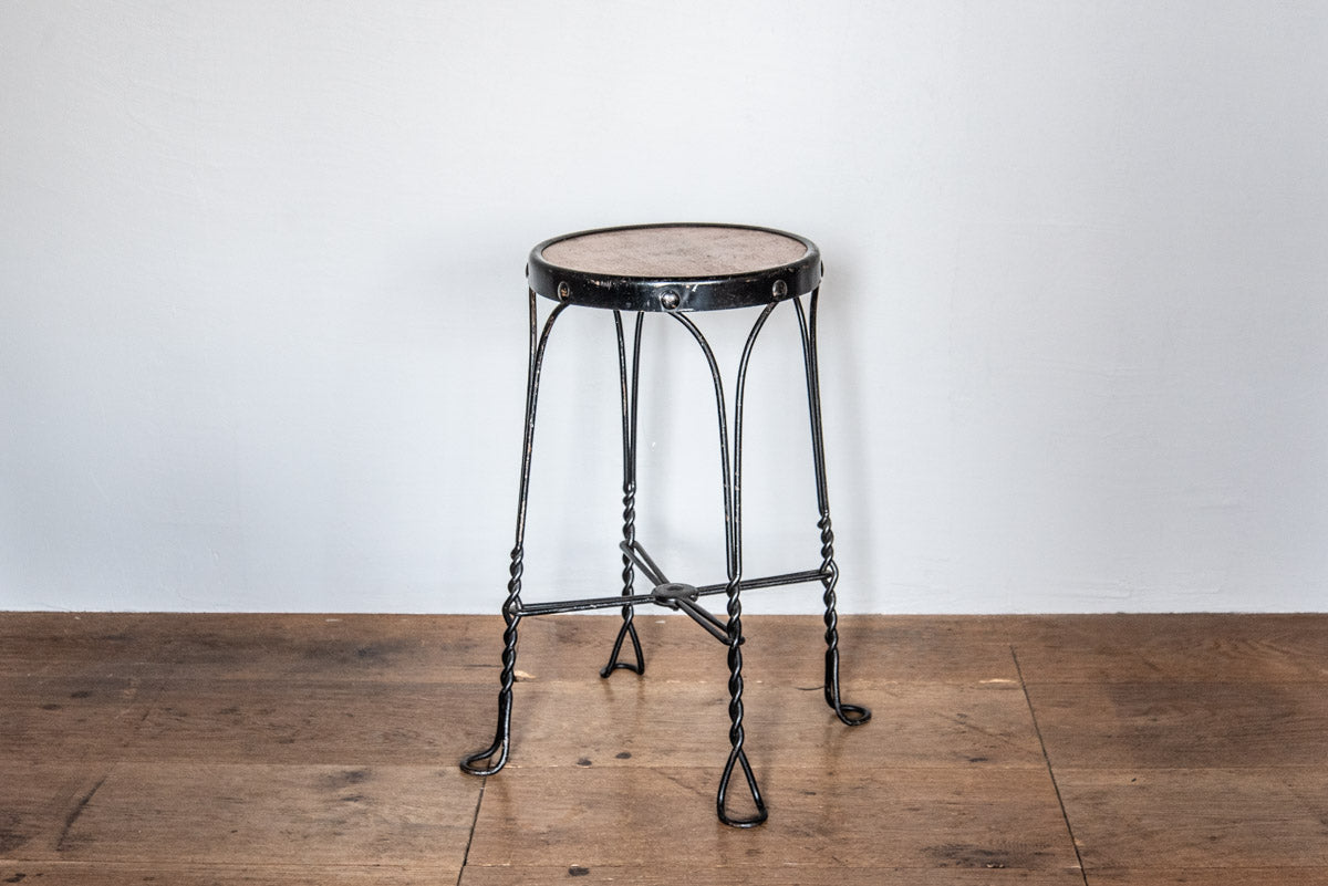 TWIST LEG STOOL