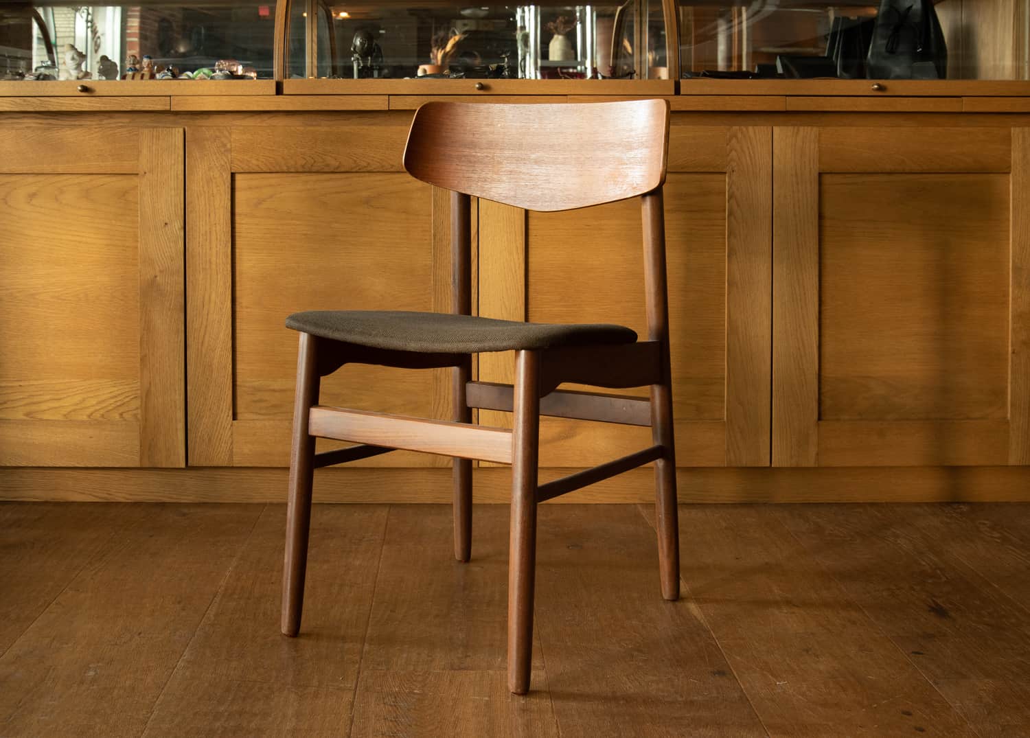 DINING CHAIR