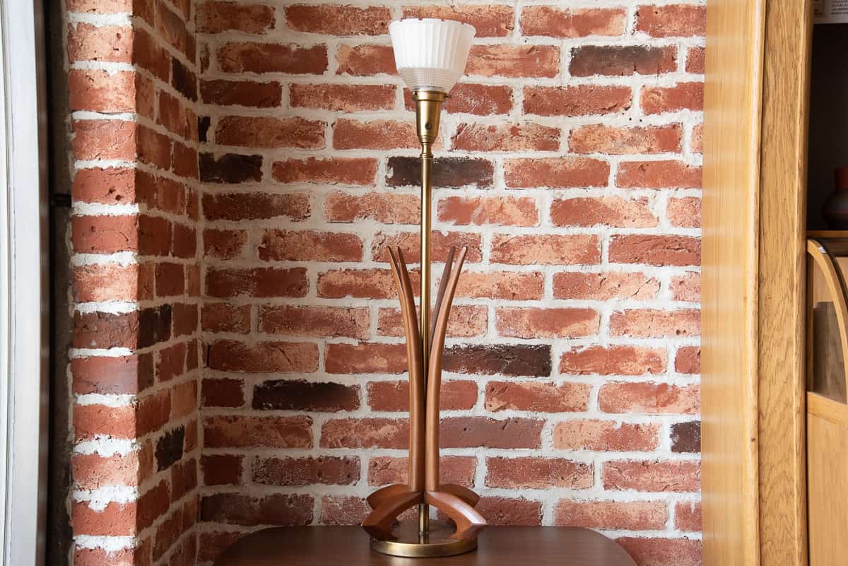 TABLE LAMP