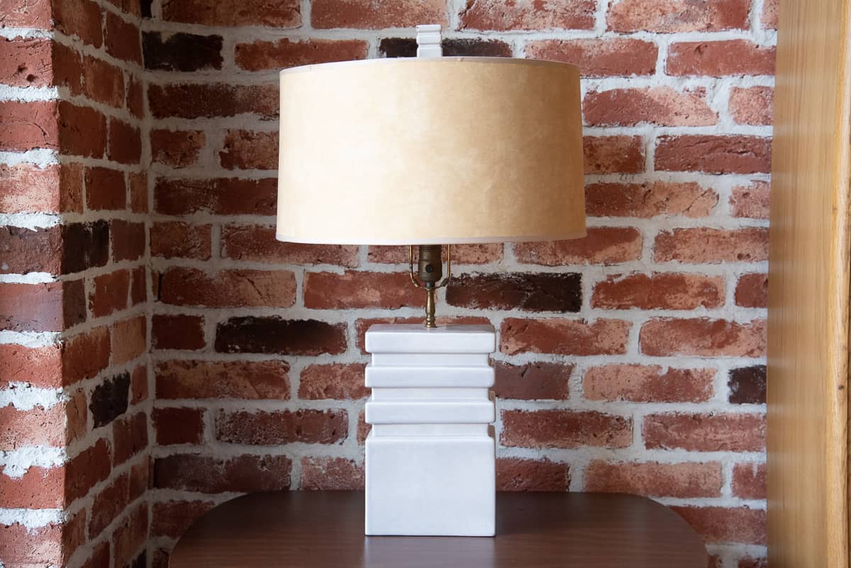 TABLE LAMP