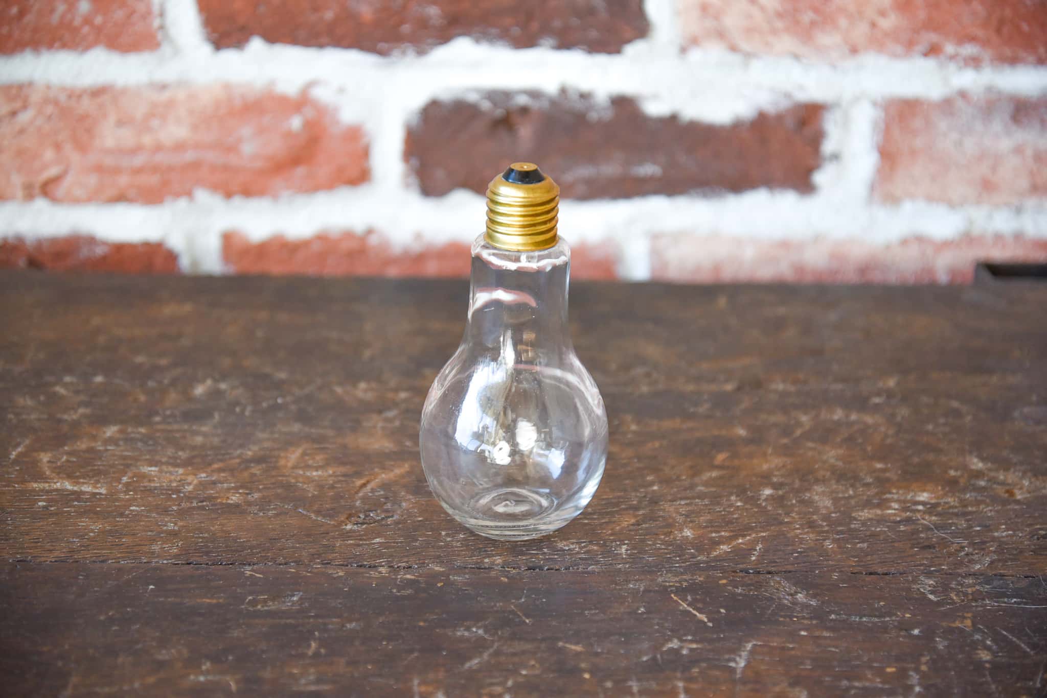 LIGHT BULB