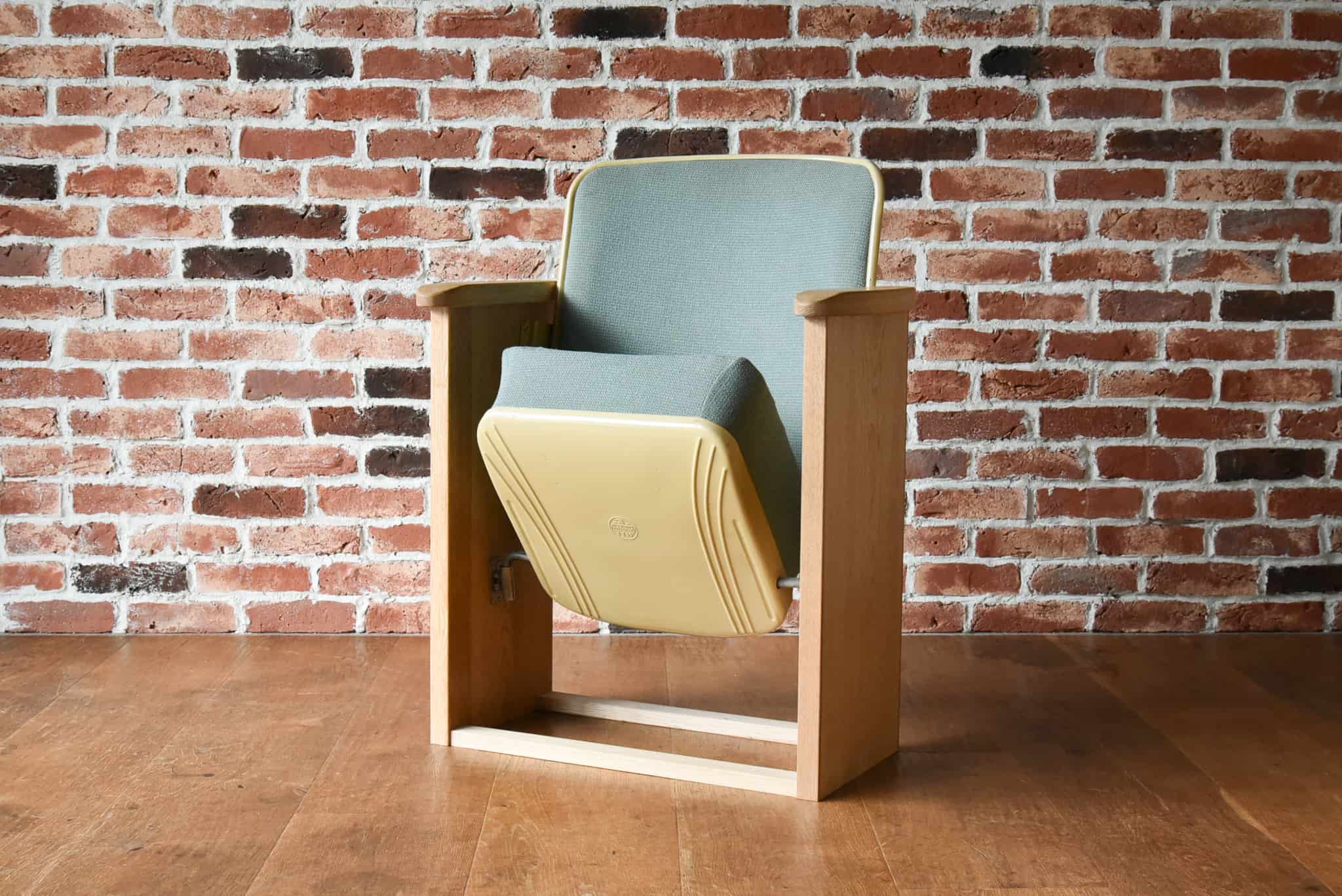 CUSTOM THEATER BENCH