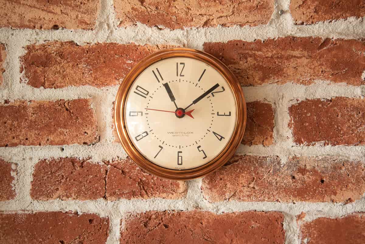 WALL CLOCK
