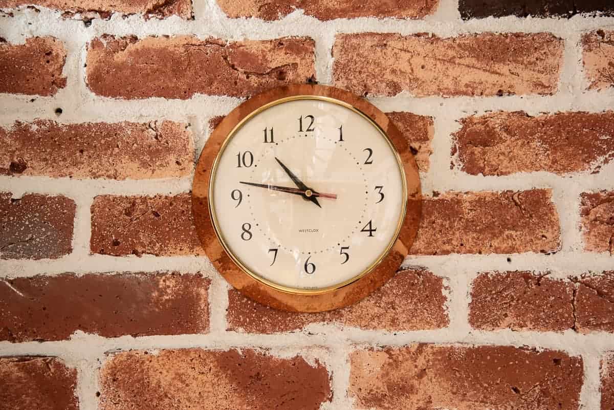 WALL CLOCK